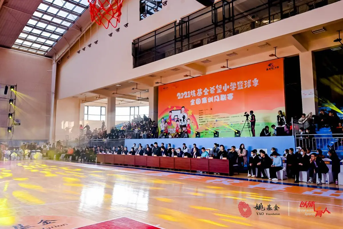 刻苦训练篮球时如何避免受伤的建议_1